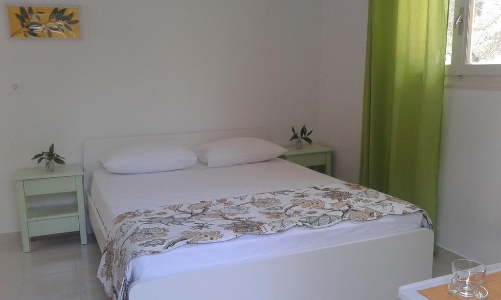 Kampos Rooms Palaiochora Zewnętrze zdjęcie